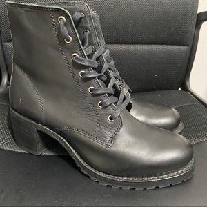 Brand new heel boots